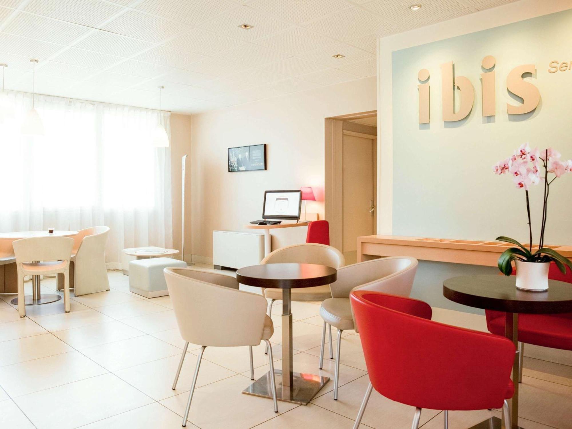 Hotel ibis Senlis Senlis  Exterior foto